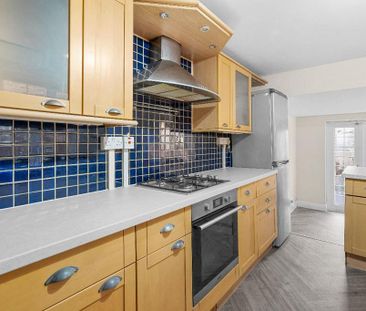 4 bedroom terraced house to rent - Photo 6