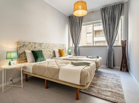 Rua de Faria Guimarães, Porto, Braga 4200-289 - Photo 5