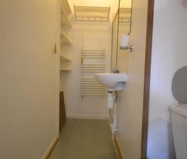 1 bedroom Flat To Let - Photo 3