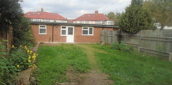 1 bedroom property to rent - Photo 2