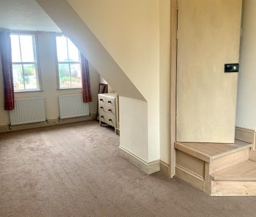 4 bedroom semi-detached house to rent - Photo 6