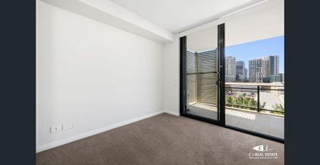 Light-filled 2 bedroom apartment with Stunning water view! - Photo 4