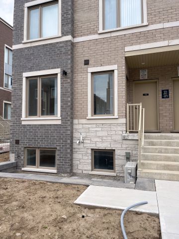 For Lease - 131 HONEYCRISP Crescent Unit# 209, Vaughan, Ontario - Photo 3