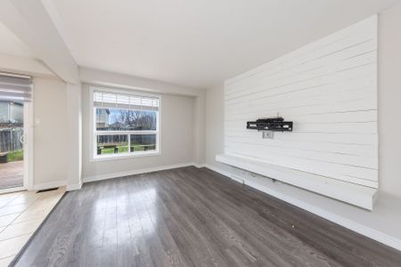 For Lease - 47 Mcmulkin Street, New Tecumseth, Ontario - Photo 3