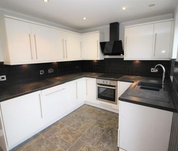 3 bedroom terraced house to rent - Photo 3
