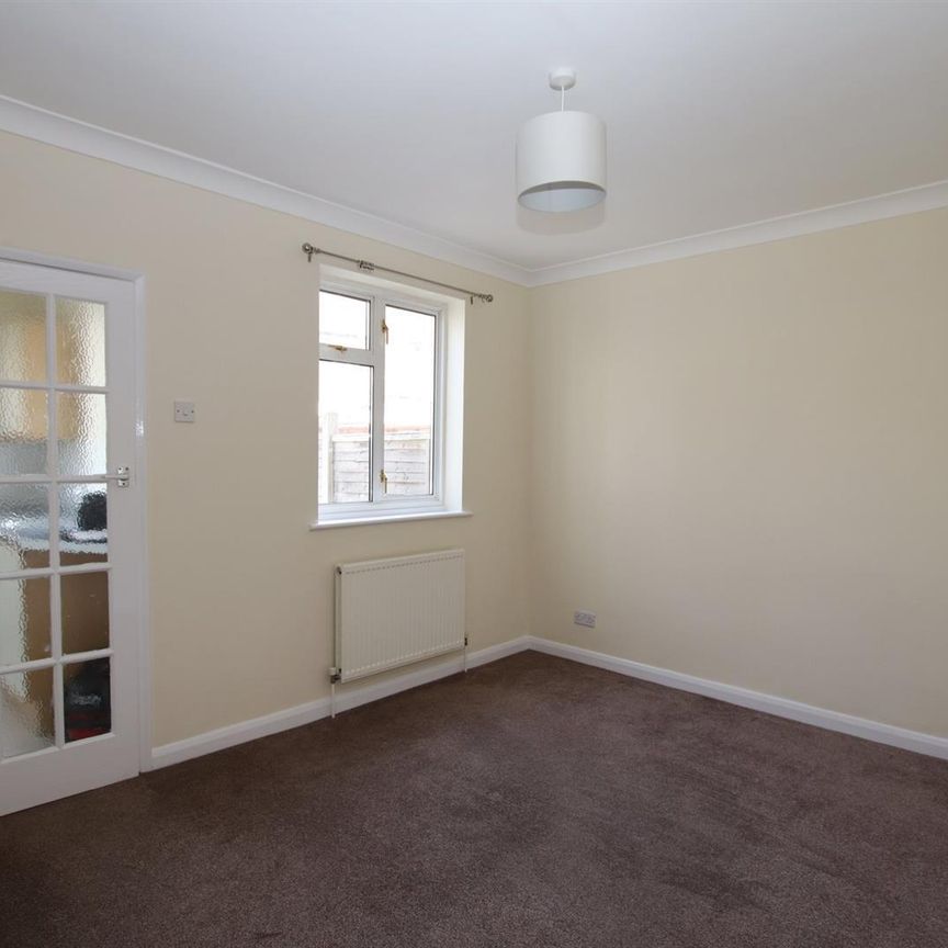 2 bedroom Terraced House to let - Photo 1