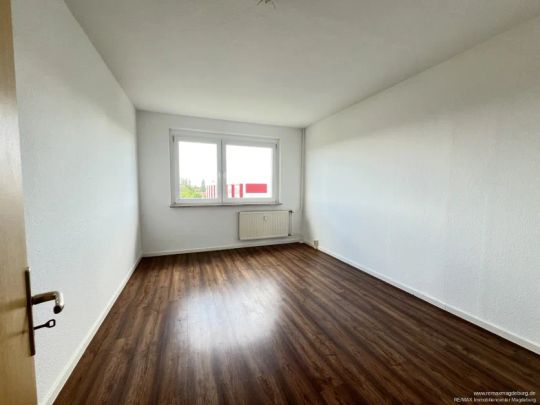 Helle 3-Zimmer-Wohnung mit Balkon und optimaler Anbindung! - Foto 1