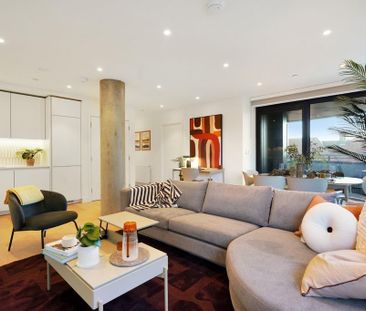 3 bedroom flat to rent - Photo 2