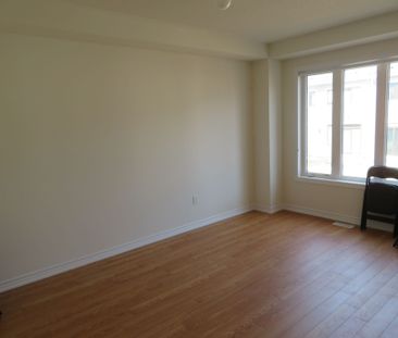 For Lease - 36 Valleybrook Road, Barrie, Ontario - Photo 3