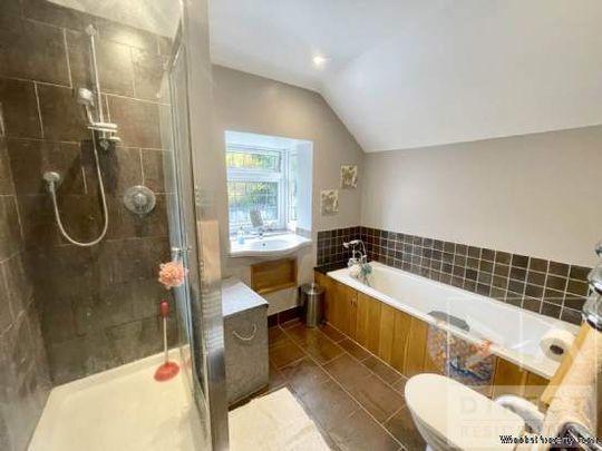 4 bedroom property to rent in Epsom - Photo 1