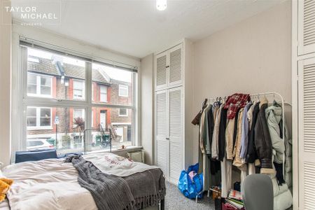 5 bedroom terraced house to rent - Photo 2