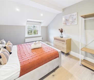 2 bedroom in The Forbury, Reading - Photo 3