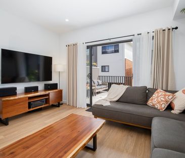 5/16 Livistonia Circuit, Waratah West NSW 2298 - Townhouse For Rent... - Photo 4