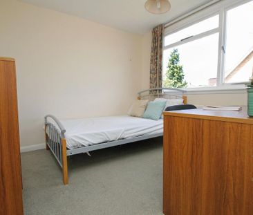 4 bedroom semi-detached house to rent - Photo 6