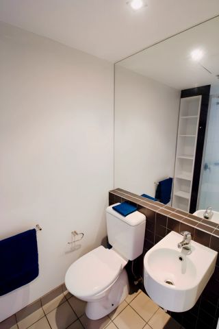 Standard Studio East Facing - Photo 4