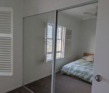 13/92-96 Norman Crescent, Norman Park, QLD 4170 - Photo 5