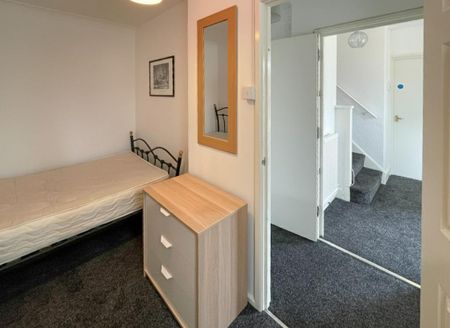 5 bedroom property to rent - Photo 2