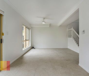 NEWLY RENOVATED 2 BEDROOM TOWNHOUSE - AIR CONDITIONED - Photo 1