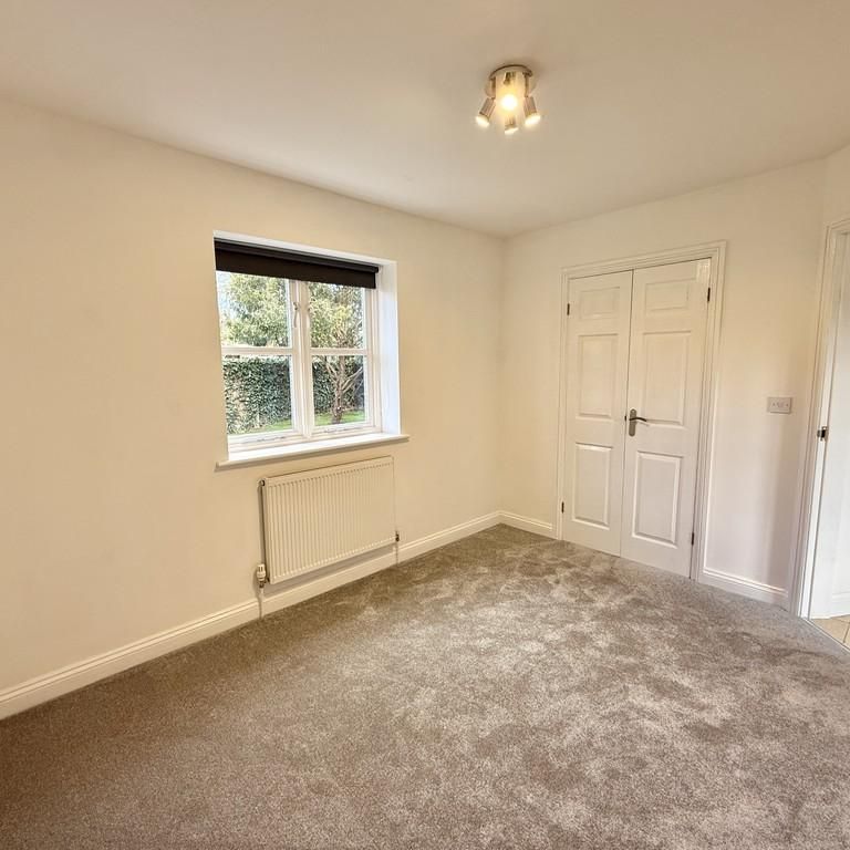 2 bedroom detached bungalow to rent - Photo 1
