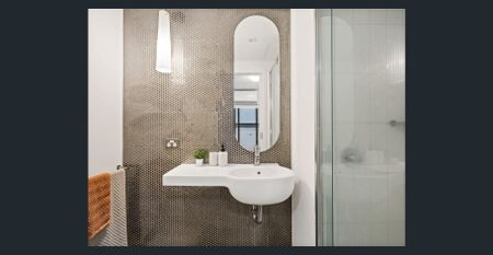 Fully Furnished 2-Bedroom, 2-Bathroom Apartment with 2 Balconies –Prime Carlton Location - Photo 5