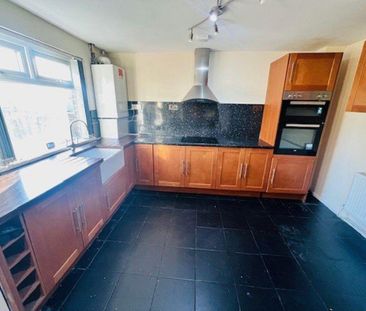 3 bedroom semi-detached house to rent - Photo 6