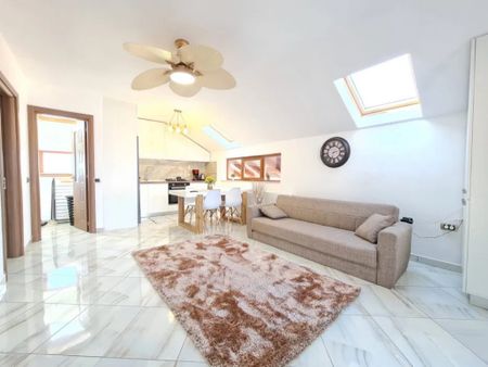 Casa cu doua apartamente Craiter - Fotografie 2