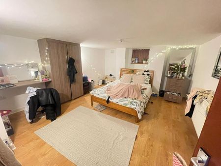 5 bedroom flat to rent - Photo 2