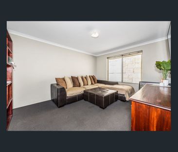 LARGE EASY CARE FAMILY HOME - Photo 1