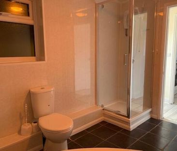 3 bedroom terraced house to rent - Photo 6