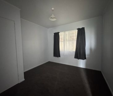 Sunny Family Home - Photo 4