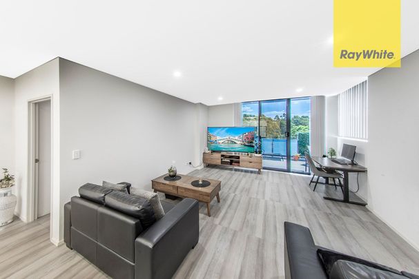 Three Bedroom Penthouse - A Wellness Home with Panoramic Nature Views and an Expansive Wrap-Around Balcony (Semi-Furnished Option Available). - Photo 1