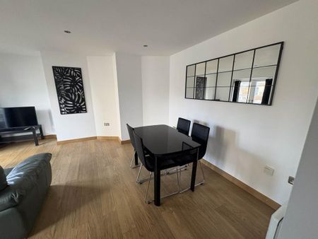 2 bedroom flat to rent - Photo 3