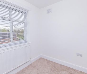 3 bedroom detached house to rent - Photo 4