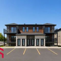 1 room apartment of 382m² in Beauharnois - Photo 2