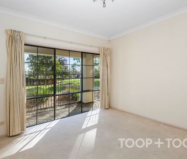 Low-Maintenance 3-Bedroom in Great Location! - Photo 4