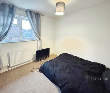 2 bedroom house to rent Amethyst Grove, Waterlooville, Hampshire, PO7 - Photo 3