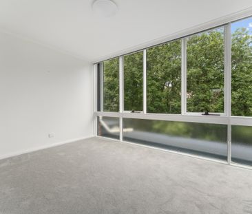 4/13 Grandview Grove, Hawthorn East VIC 3123 - Townhouse For Rent |... - Photo 3