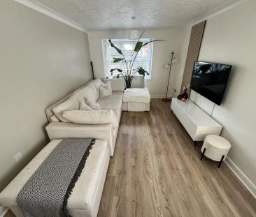 Hudson Close - Photo 2