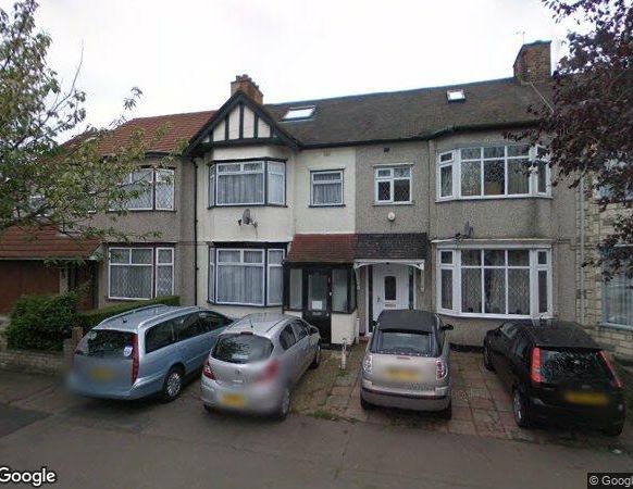 3 Bed Terraced House, Roll Gardens Gants Hill, IG2 - Photo 1