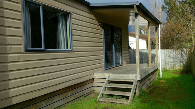 Charming 2BR Home with Great Amenities! - Photo 1