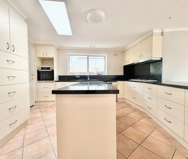 Comfortable Family Living in a Convenient Grovedale Location - Photo 5