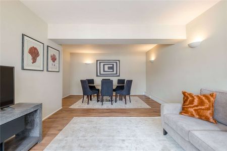 This large, bright and spacious two bedroom apartment is located in the heart of Victoria. - Photo 4