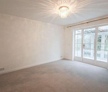 Denbigh Gardens, Southampton, SO16 - Photo 2