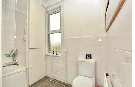 Room in a Shared Flat, Hampden Road, N8 - Photo 5