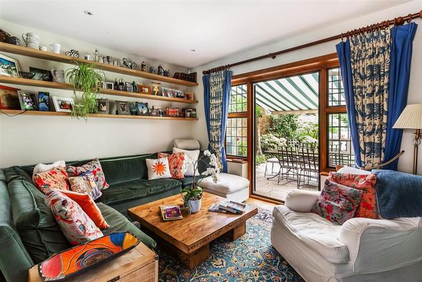 5 bedroom detached house to rent - Photo 1