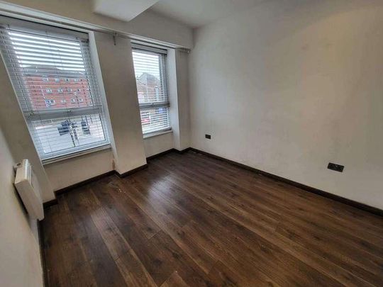 Park Crescent, LU1 - Photo 1