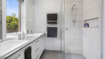 Coastal Living Just 400m from the Heart of Rye - Photo 2