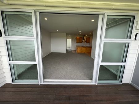 Unit 2B, 63 Kestev Drive, Flat Bush, Auckland - Photo 2