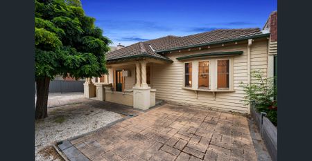 PERFECT LOCATION! CLOSE TO CBD & HOSPITAL PRECINCT - Photo 3