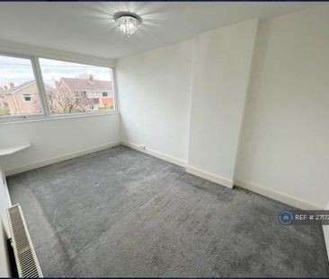 3 bedroom semi-detached house to rent - Photo 6